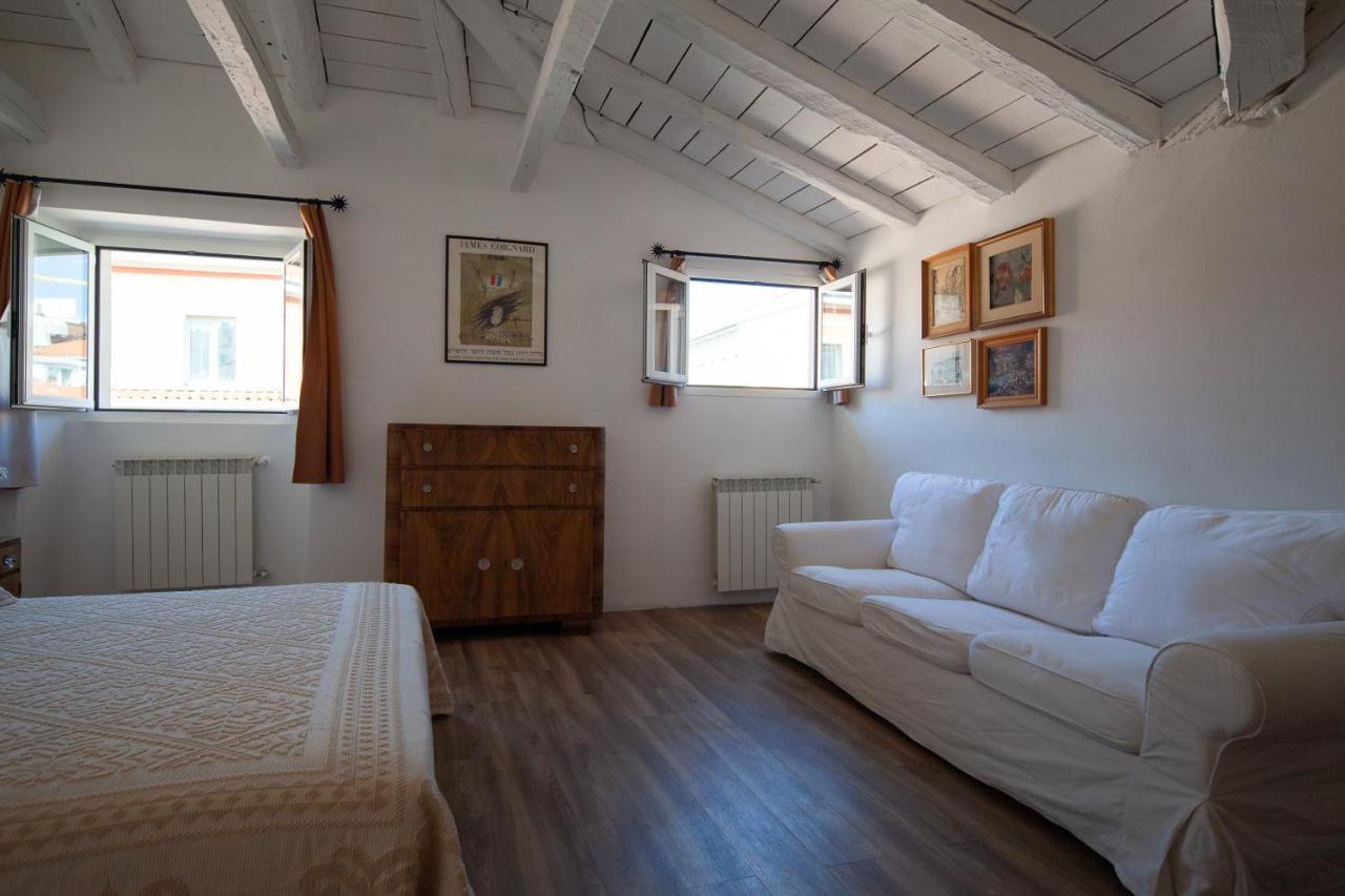 Serravallo'S Apartments Big Τεργέστη Εξωτερικό φωτογραφία